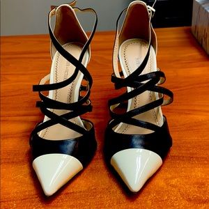 Pour la Victoire heels